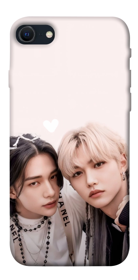 Чехол Hyunjin and Felix для iPhone SE (2022)