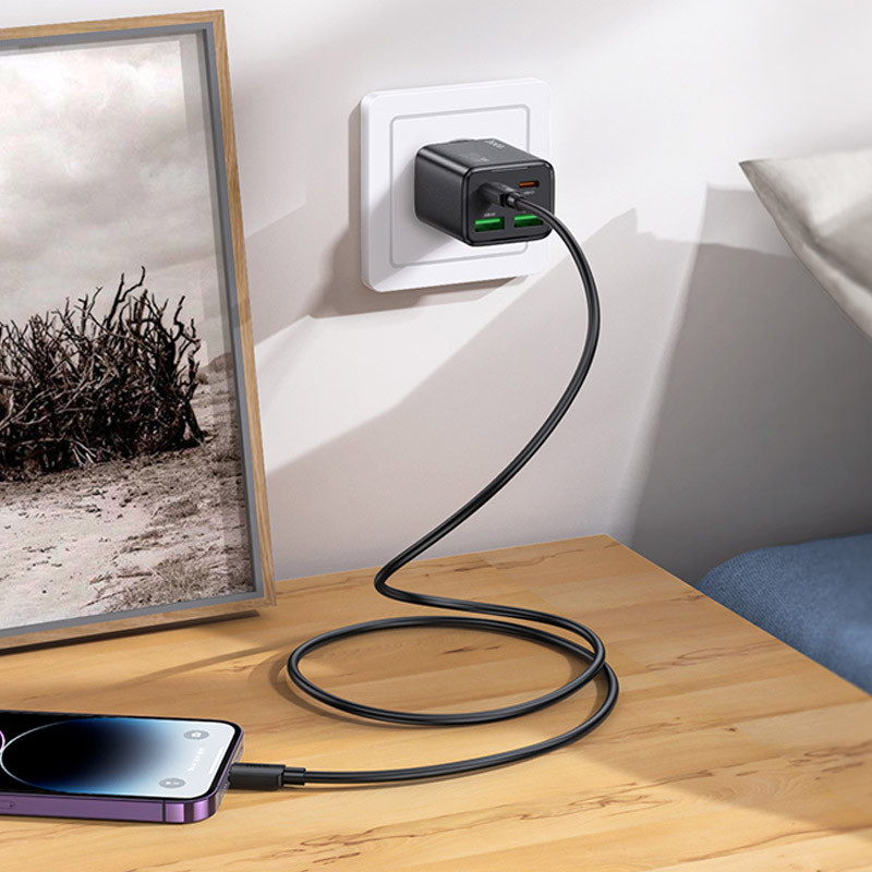 Купить СЗУ Hoco N55 Fundador PD20W four-port (2USB-A/2C) + Type-C to Lightning (Black) на vchehle.ua