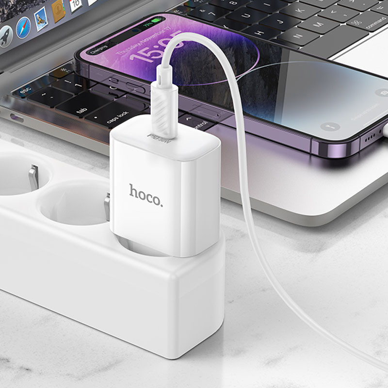 Купити МЗП Hoco C76A Pro Majestic PD30W (1USB-C) + кабель Type-C to Lightning (White) на vchehle.ua