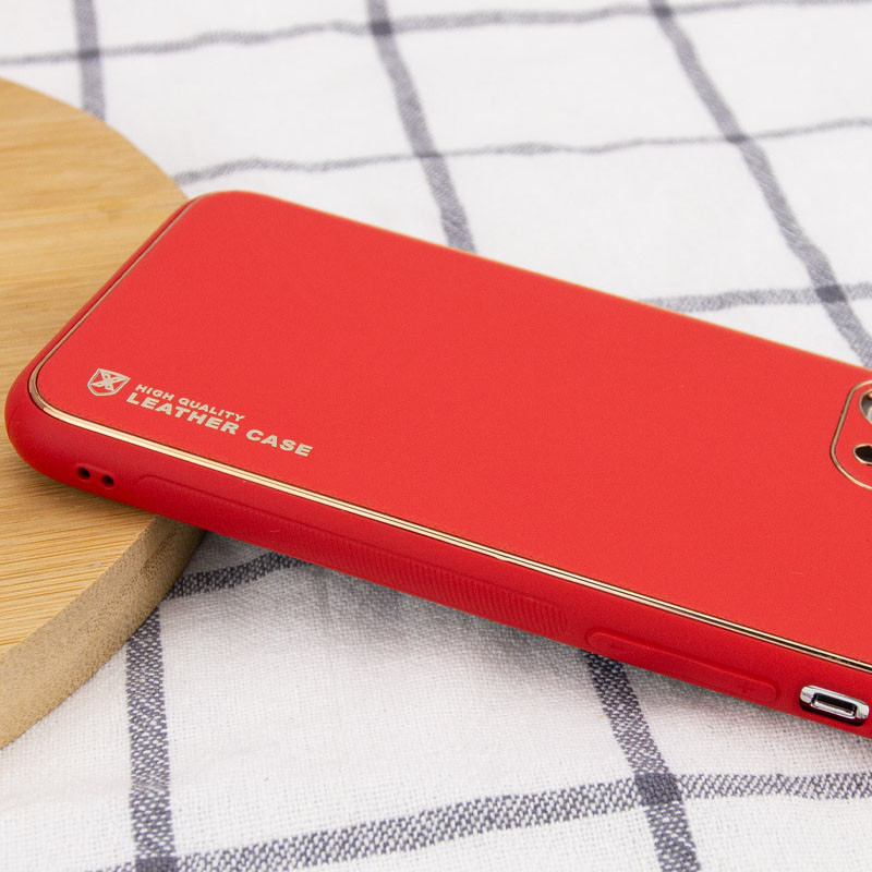 Фото Кожаный чехол Xshield для Apple iPhone 14 Pro (6.1") (Красный / Red) в магазине vchehle.ua