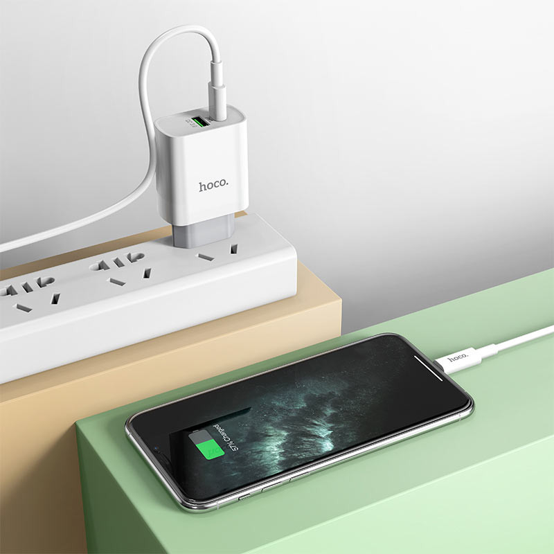 Купити МЗП HOCO C80A Rapido PD20W+QC3.0 Type-C + USB + Type-C to Lightning cable (Білий) на vchehle.ua