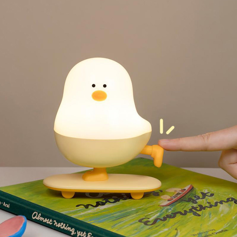Ночник L63 Chicken on a Skateboard (White / Yellow) в магазине vchehle.ua