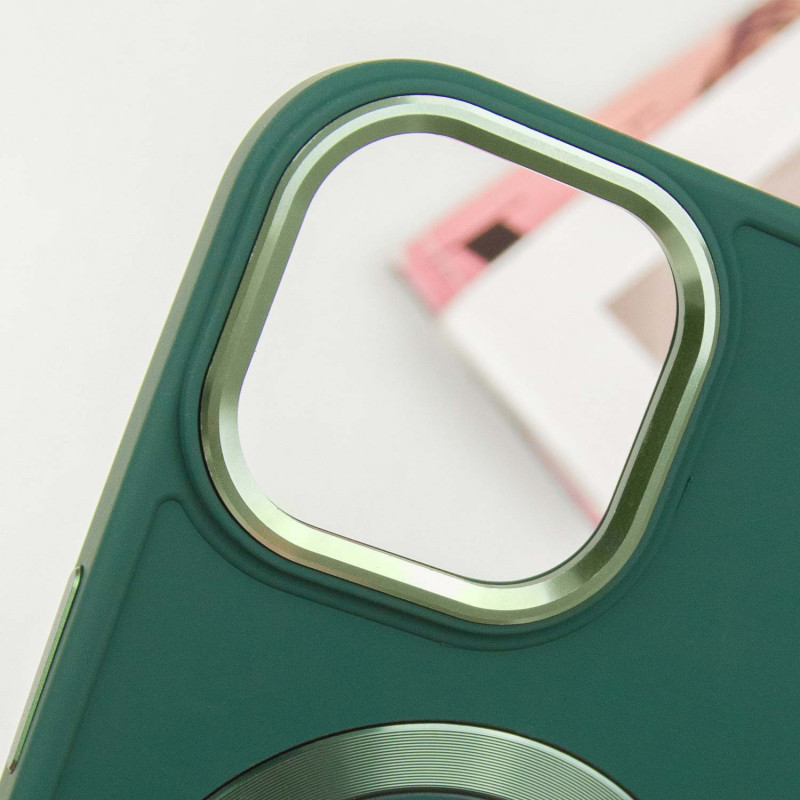 Фото TPU чехол Bonbon Metal Style with Magnetic safe для Apple iPhone 15 (6.1") (Зеленый / Pine green) в магазине vchehle.ua