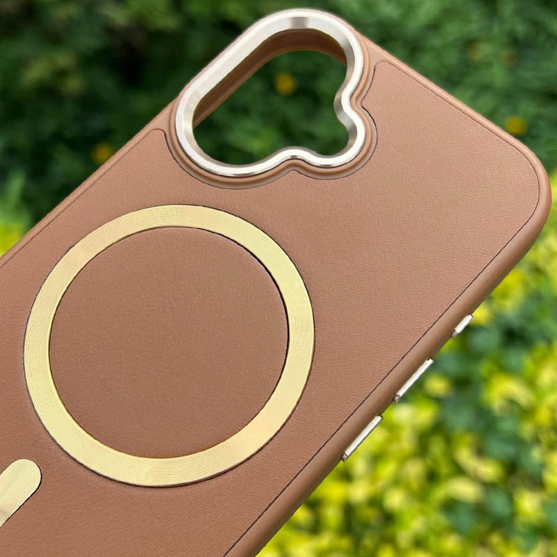 Фото Кожаный чехол SnapCase with Magnetic Safe для Apple iPhone 16 (6.1") (Brown) в магазине vchehle.ua
