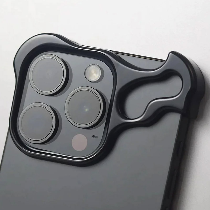 Фото Чехол Bumper для Apple iPhone 13 Pro (6.1") (Black) в магазине vchehle.ua