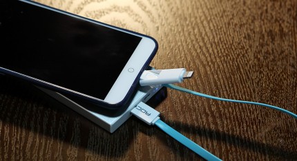 Купить Кабель ROCK Lightning / MicroUSB Combo Flat 100cm (5V/2.1A) на vchehle.ua
