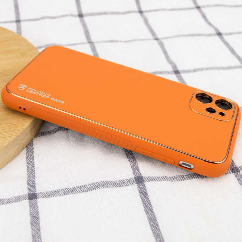 Фото Кожаный чехол Xshield для Apple iPhone 11 (6.1") (Оранжевый / Apricot) в магазине vchehle.ua