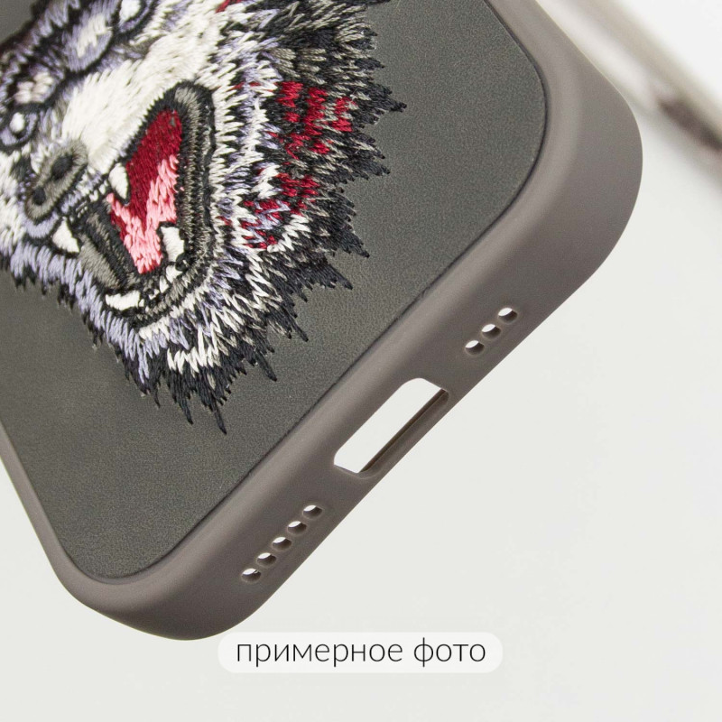 Заказать TPU+PC чехол Friends для Apple iPhone 15 Pro (6.1") (Grey Wolf) на vchehle.ua