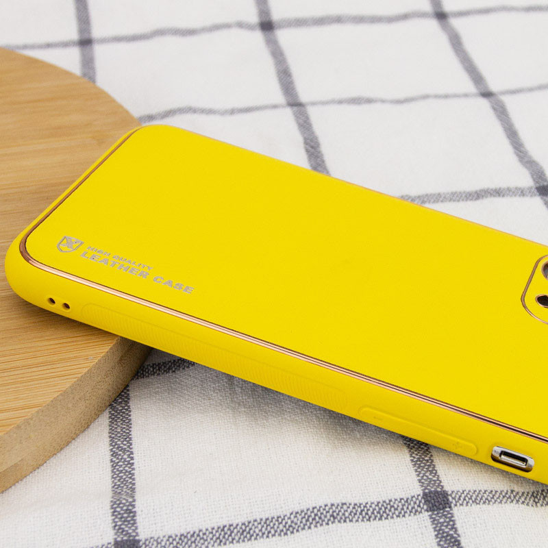 Фото Кожаный чехол Xshield для Apple iPhone 13 Pro (6.1") (Желтый / Yellow) в магазине vchehle.ua