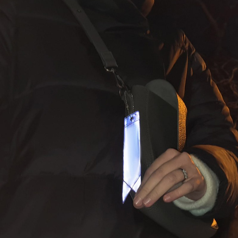 Фото Брелок флікер світловідбивний (Срібний) в маназині vchehle.ua