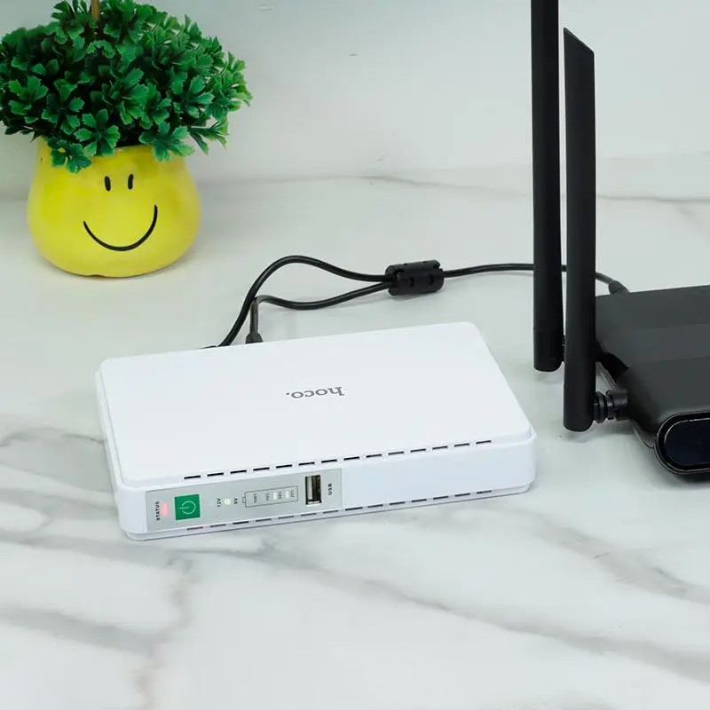 Источник бесперебойного питания Hoco DB25 Plus Smart Mini UPS для роутеров 5V/9V/12V 10000 mAh (White) в магазине vchehle.ua