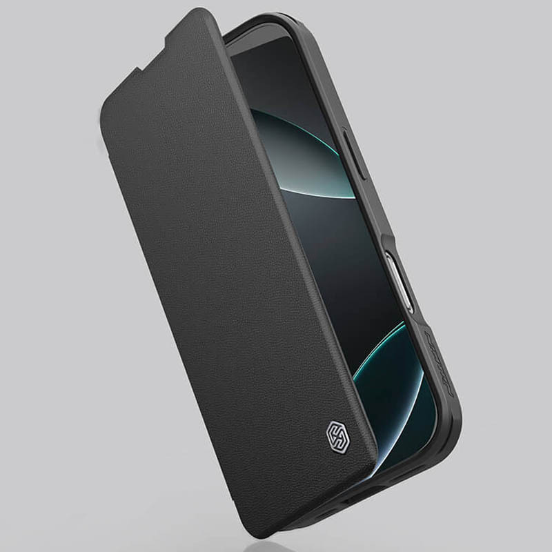 Купить Кожаный чехол-книжка Nillkin Qin Prop Plain Camshield для Apple iPhone 16 (6.1") (Classic Black) на vchehle.ua