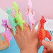 Фото Игрушка эластичная Летающий динозавр на палец 1 шт (Random color) на vchehle.ua