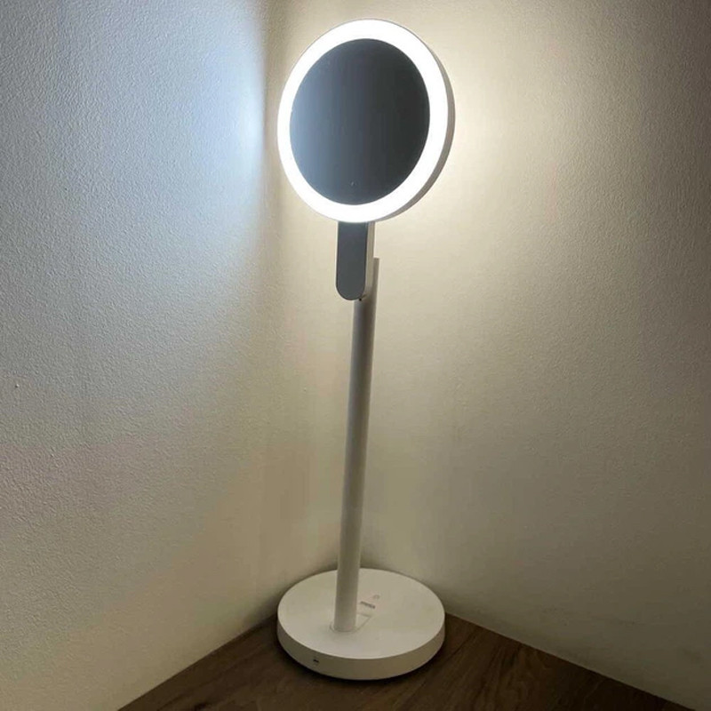 Фото Настольная LED лампа Violux BARBIE 9W 400LM 4200K (2400mAh) (White) в магазине vchehle.ua