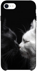 Чехол Black and white cats для iPhone SE (2020)