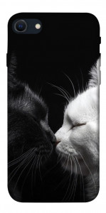 Чехол Black and white cats для iPhone SE (2022)
