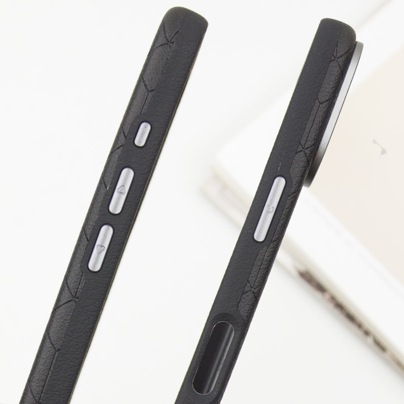 Купить Кожаный чехол Carved with Magnetic Safe для Apple iPhone 16 (6.1") (Black) на vchehle.ua