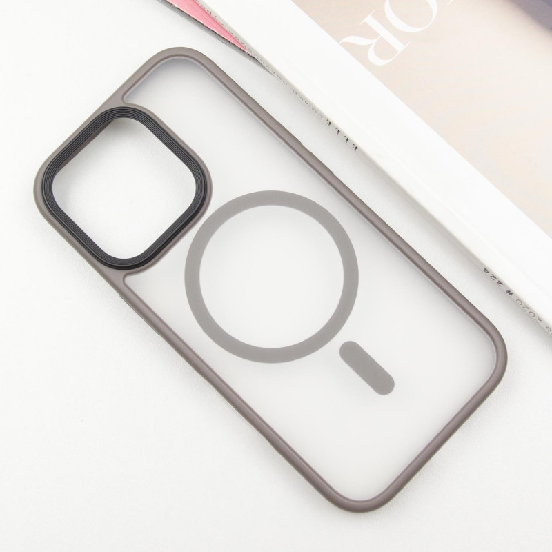 Фото TPU+PC чехол Metal Buttons with Magnetic Safe для Apple iPhone 16 Pro (6.3") (Серый / Grey) на vchehle.ua