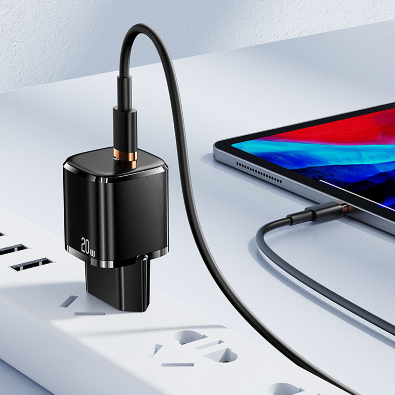 Фото СЗУ Usams US-XFK T36 20W (1USB-C) + кабель Type-C to Lightning (Black) в магазине vchehle.ua