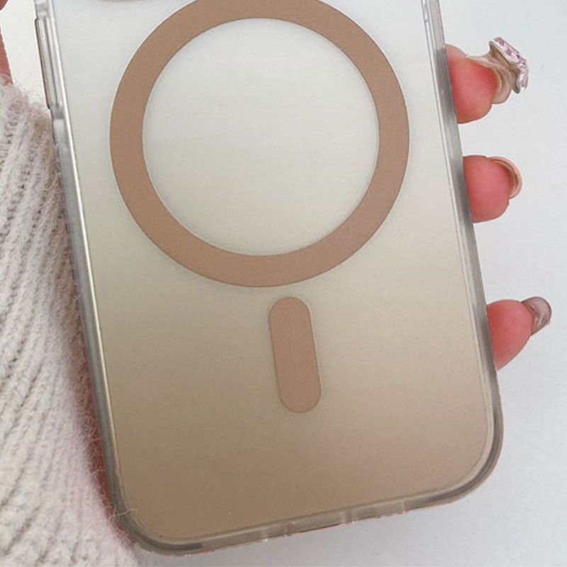 Фото Чехол TPU+PC Phantom with Magnetic Safe для Apple iPhone 16 (6.1") (Golden) на vchehle.ua